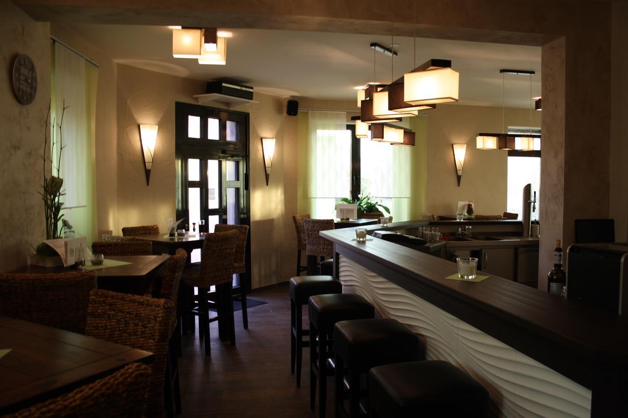 Hotel - Bistro - 3-Eck Merchweiler ภายนอก รูปภาพ